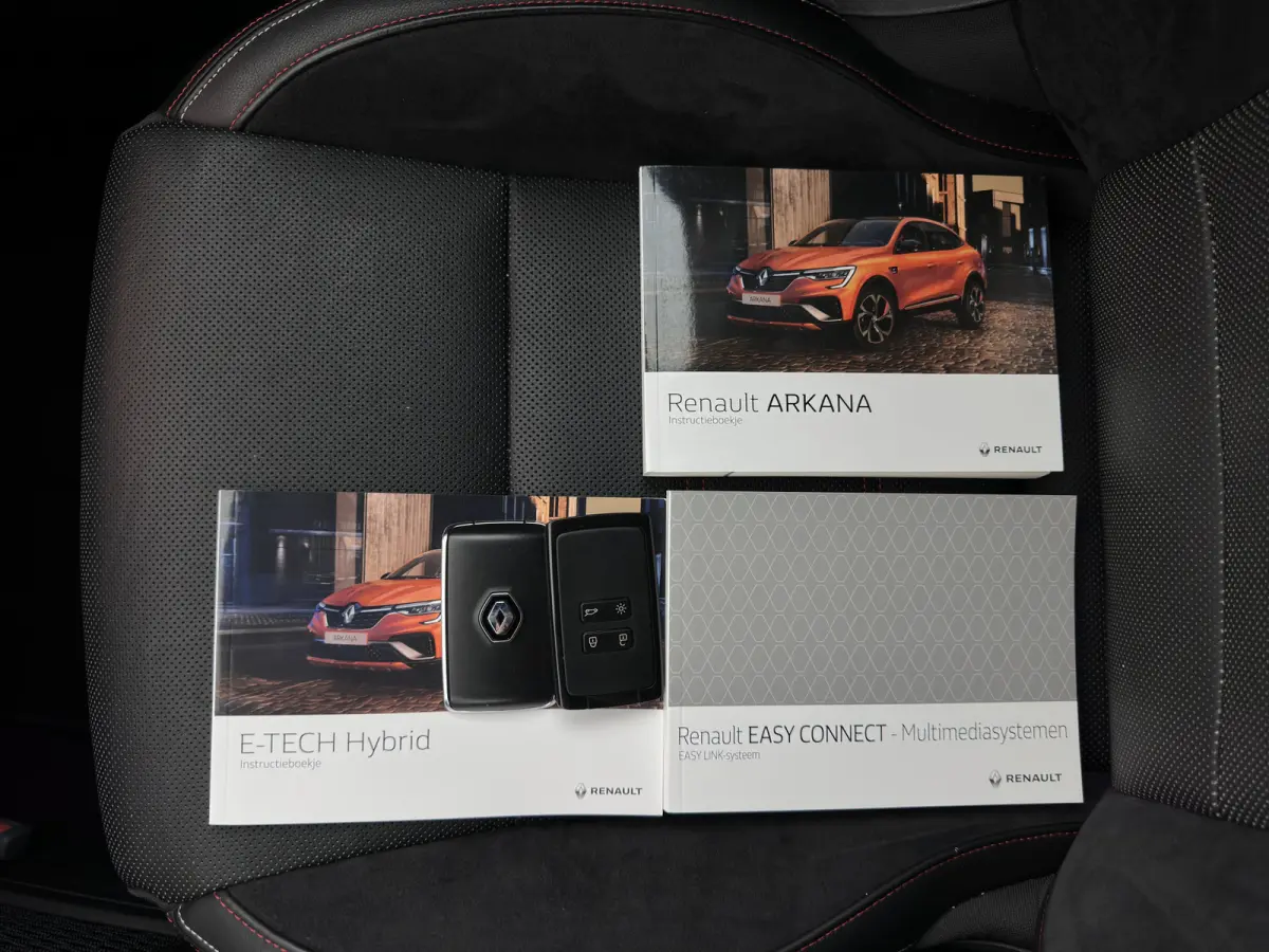 1.6 E-Tech Hybrid 145 R.S. Line (INCL-BTW) Aut. *LEATHER | FULL-LED | BLINDSPOT | CAMERA | BOSE-AUDIO | HEATED-SPORTSEATS | KEYLESS | AMBIENTLIGHT | DIGI-COCKPIT | PRIVACY-GLASS | NAVI-FULLM