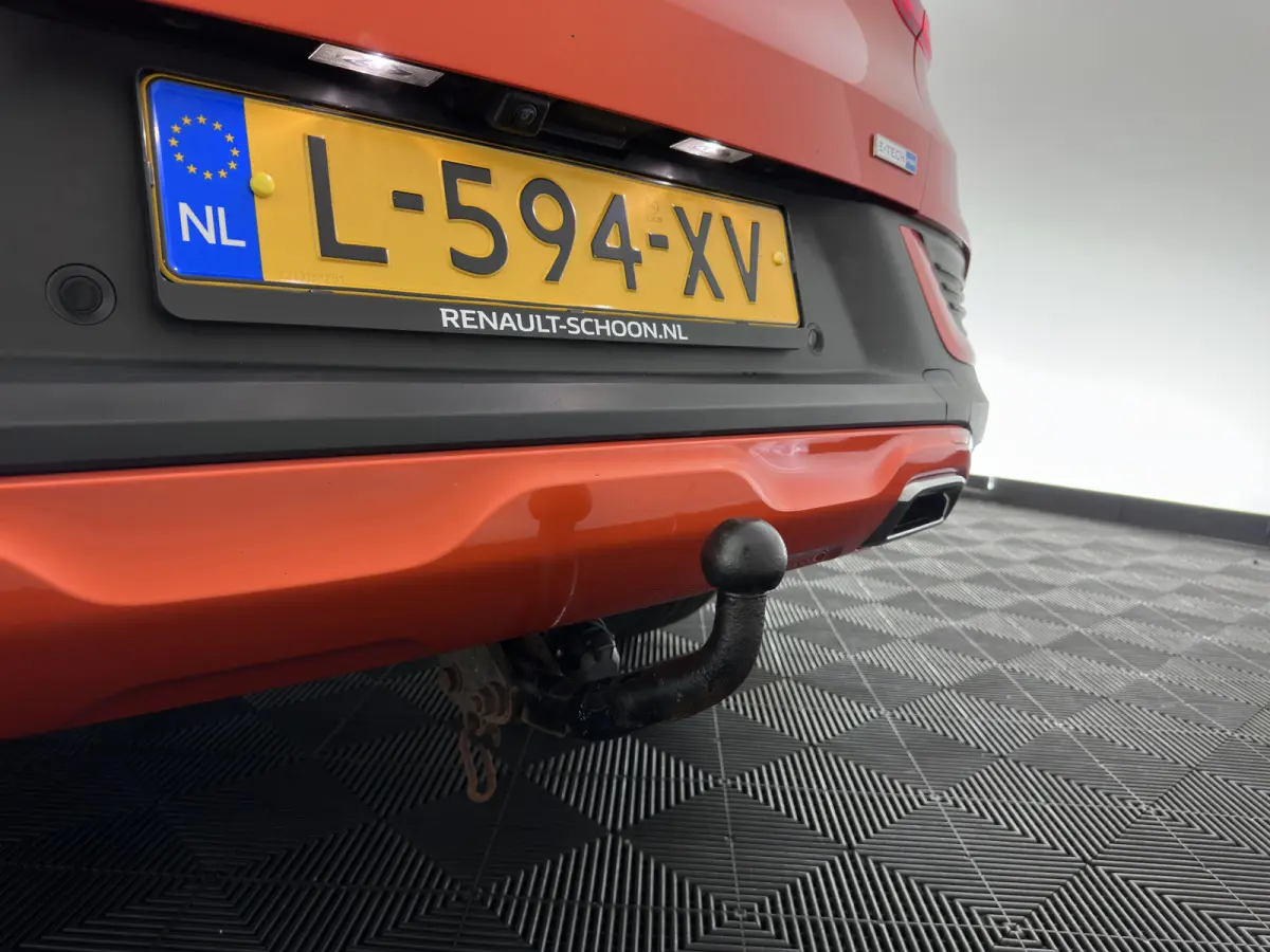 1.6 E-Tech Hybrid 145 R.S. Line (INCL-BTW) Aut. *LEATHER | FULL-LED | BLINDSPOT | CAMERA | BOSE-AUDIO | HEATED-SPORTSEATS | KEYLESS | AMBIENTLIGHT | DIGI-COCKPIT | PRIVACY-GLASS | NAVI-FULLM