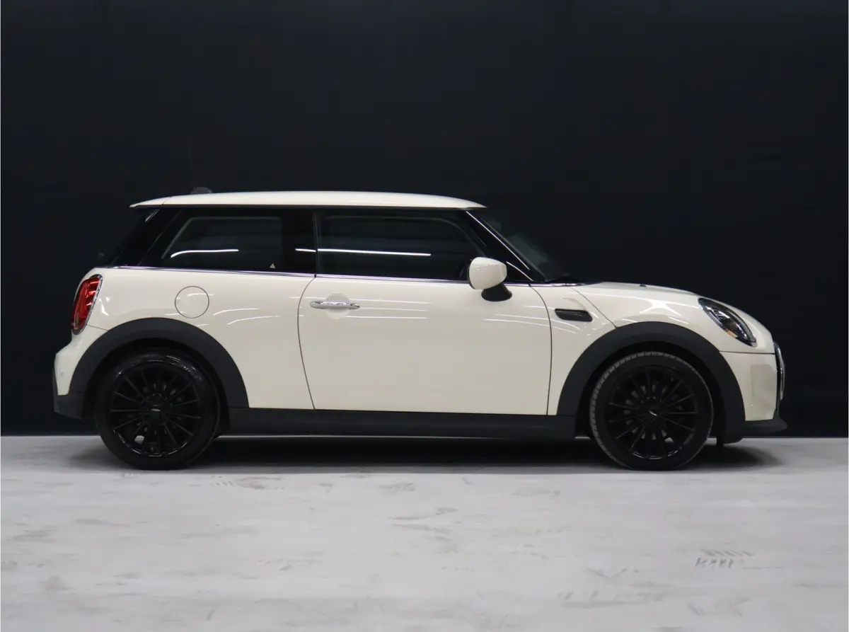 1.5 One Business Edition [APPLE CARPLAY, JCW VELG, PARKEERSENSOR, SPORTSTOELEN, CRUISE CONTROL, NIEUWSTAAT]