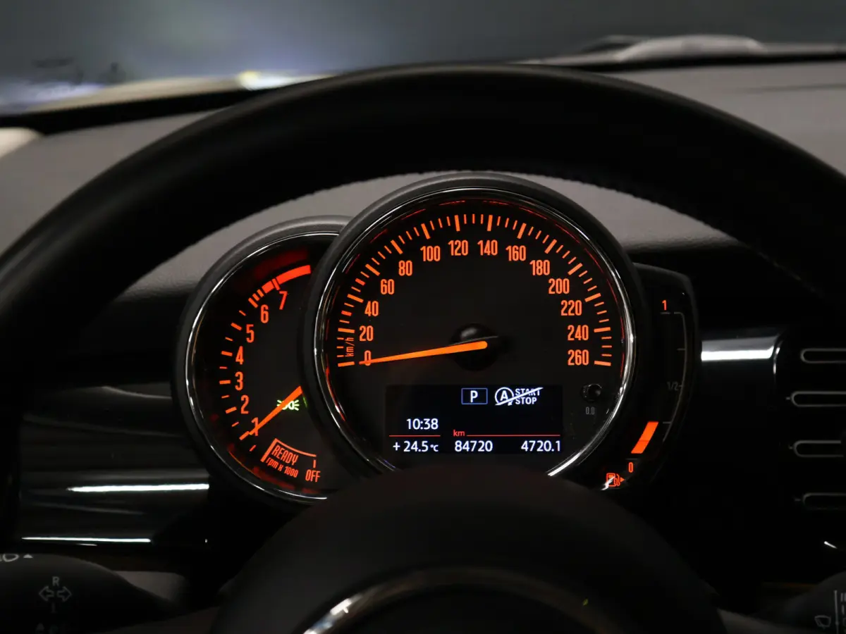 1.5 One Business Edition [APPLE CARPLAY, JCW VELG, PARKEERSENSOR, SPORTSTOELEN, CRUISE CONTROL, NIEUWSTAAT]