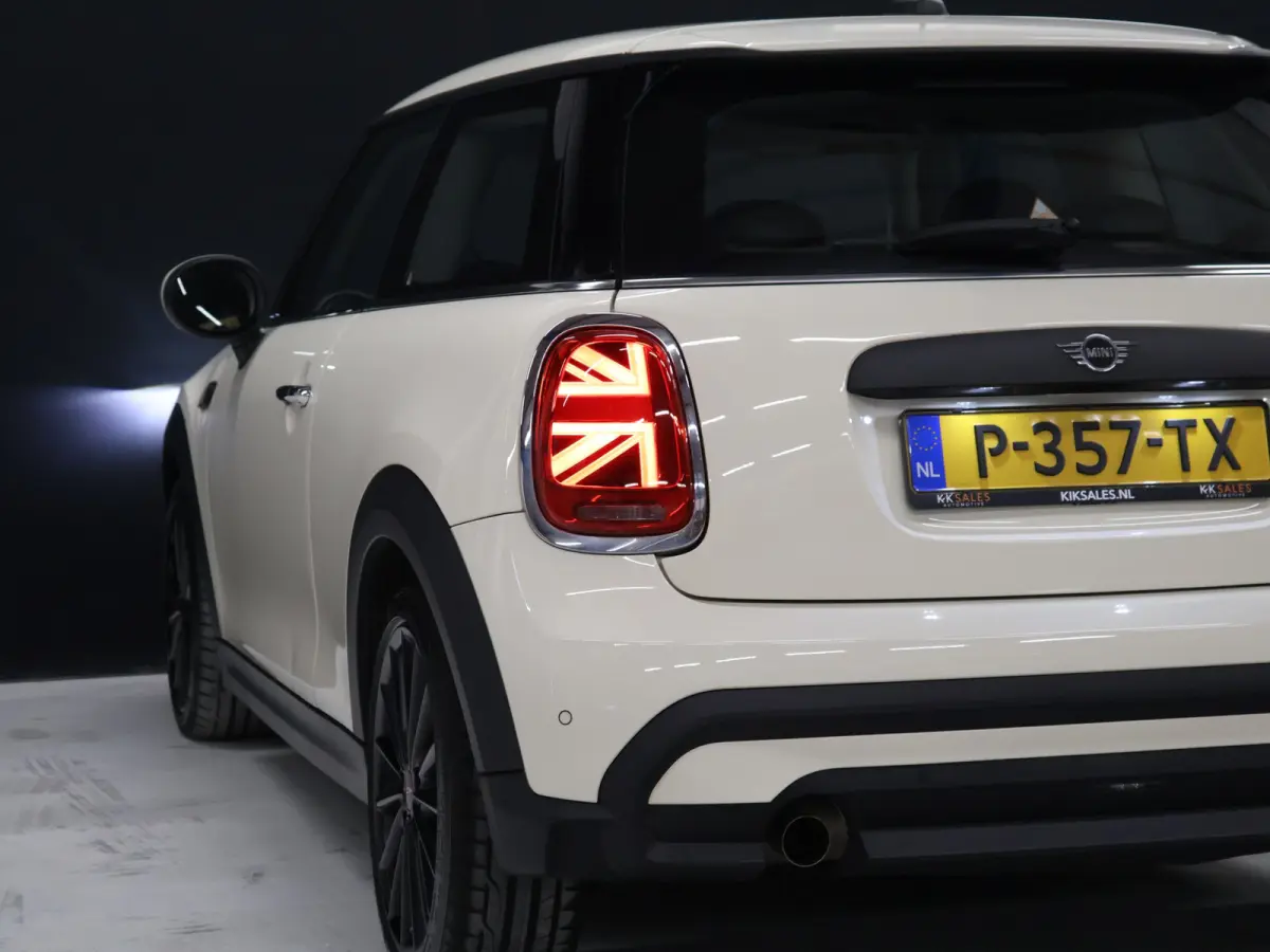1.5 One Business Edition [APPLE CARPLAY, JCW VELG, PARKEERSENSOR, SPORTSTOELEN, CRUISE CONTROL, NIEUWSTAAT]