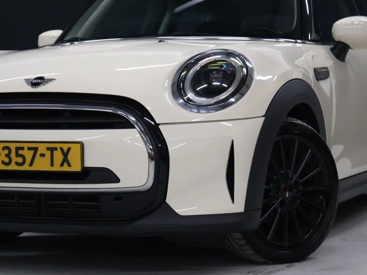 1.5 One Business Edition [APPLE CARPLAY, JCW VELG, PARKEERSENSOR, SPORTSTOELEN, CRUISE CONTROL, NIEUWSTAAT]