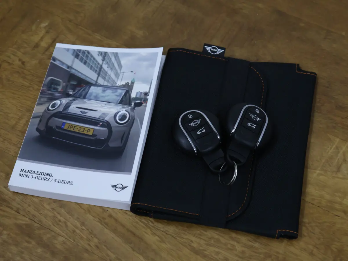 1.5 One Business Edition [APPLE CARPLAY, JCW VELG, PARKEERSENSOR, SPORTSTOELEN, CRUISE CONTROL, NIEUWSTAAT]