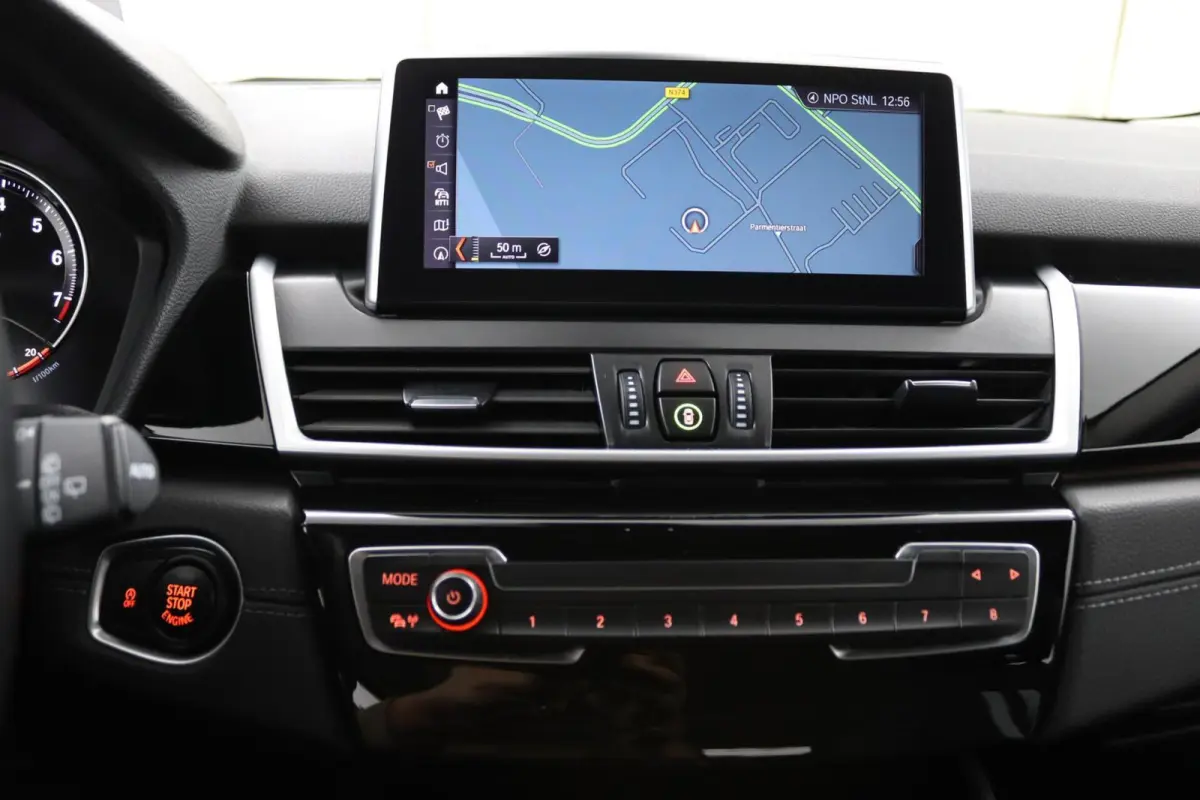 218i Business Edition | Stoelverwarming |