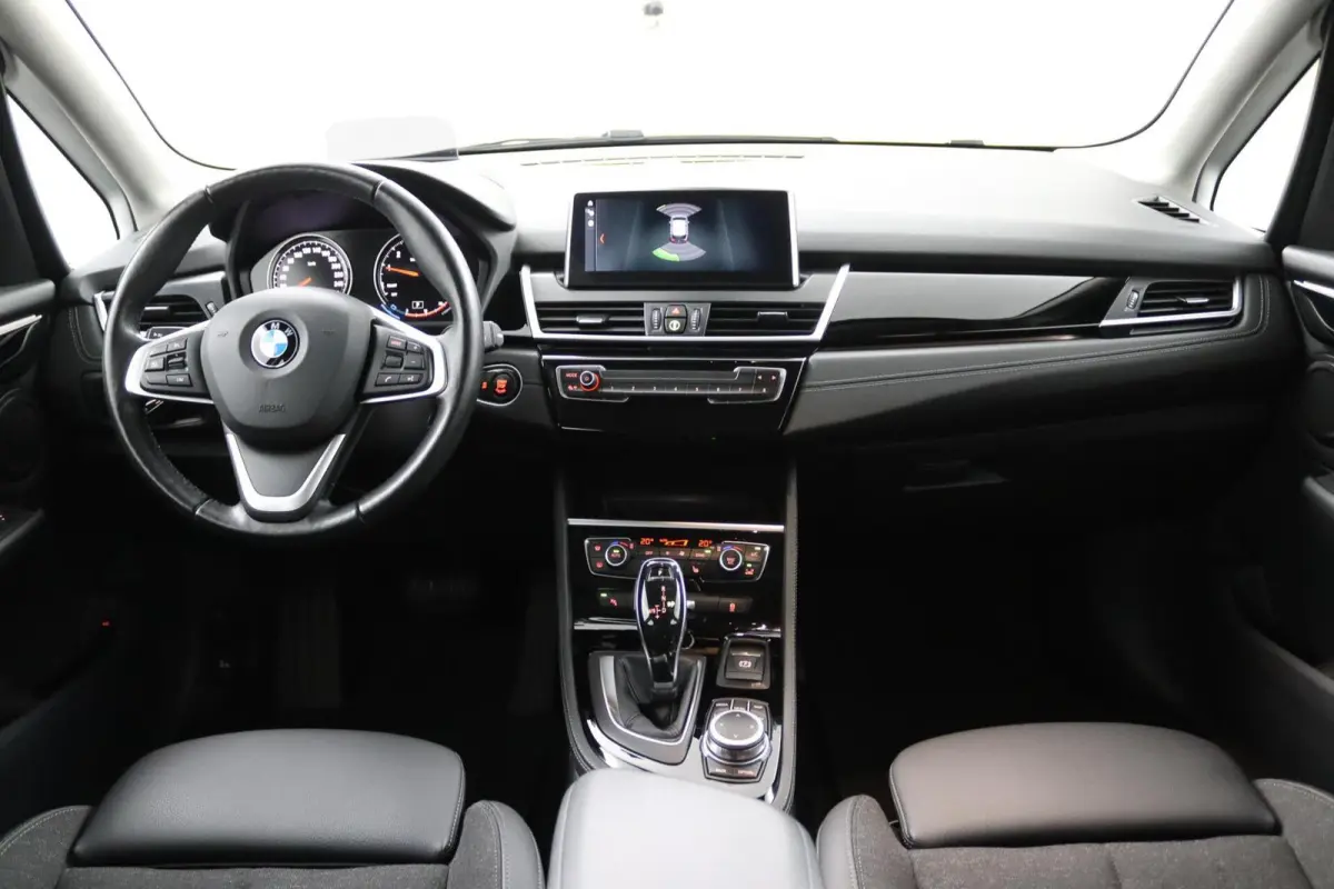 218i Business Edition | Stoelverwarming |