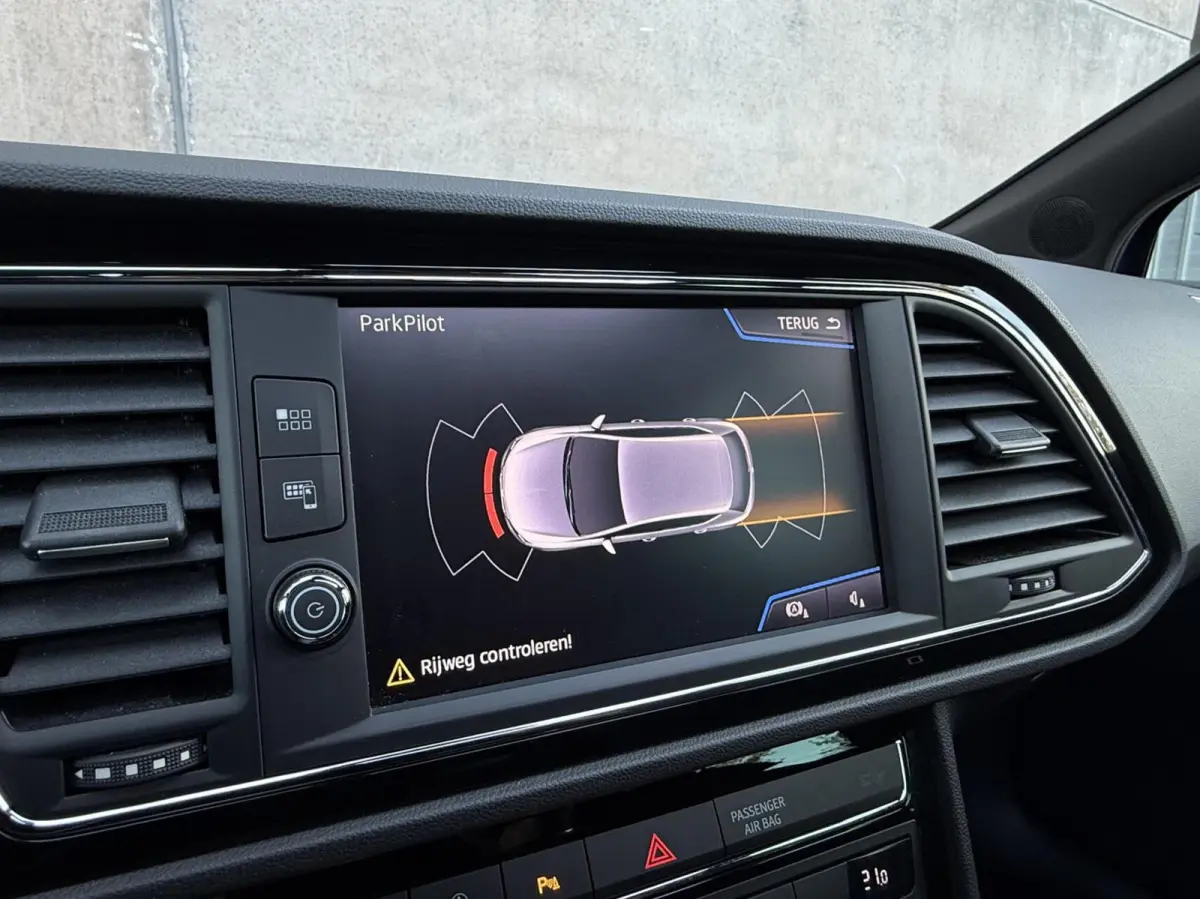 1.5 TSI FR Business Intense Automaat | Trekhaak | Panorama dak | Full LED | Beats Audio | Org. NL |