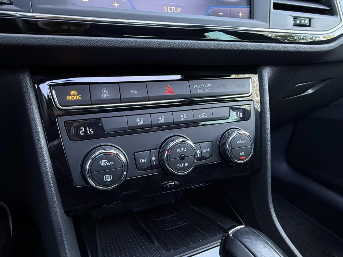 1.5 TSI FR Business Intense Automaat | Trekhaak | Panorama dak | Full LED | Beats Audio | Org. NL |