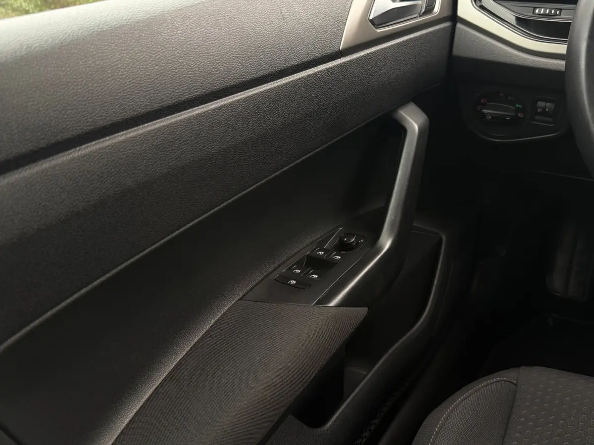 1.0 TSI Comfortline | Carplay | PDC | Trekhaak| NAVI | Bluetooth |