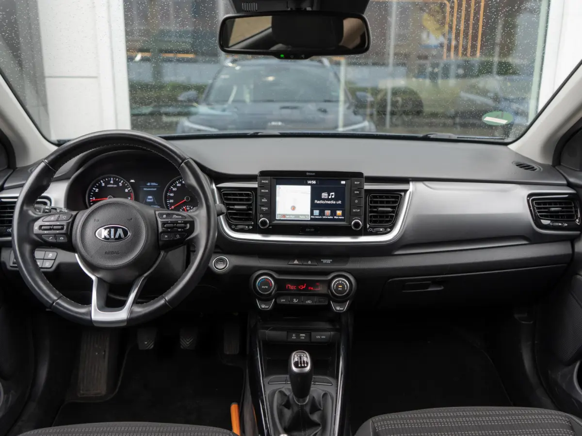 1.0 T-GDi DynamicLine | 120 PK| Climate control | Navigatie | PDC achter |