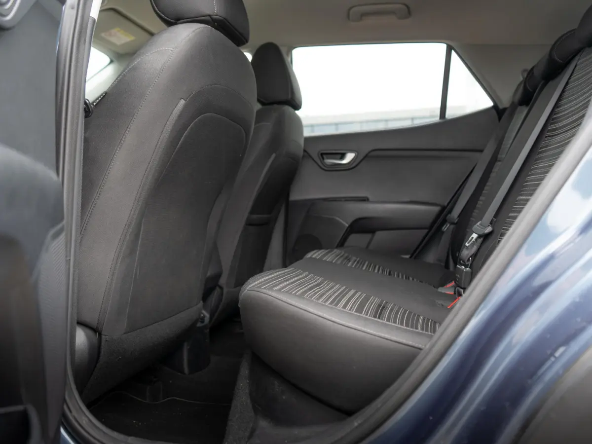1.0 T-GDi DynamicLine | 120 PK| Climate control | Navigatie | PDC achter |