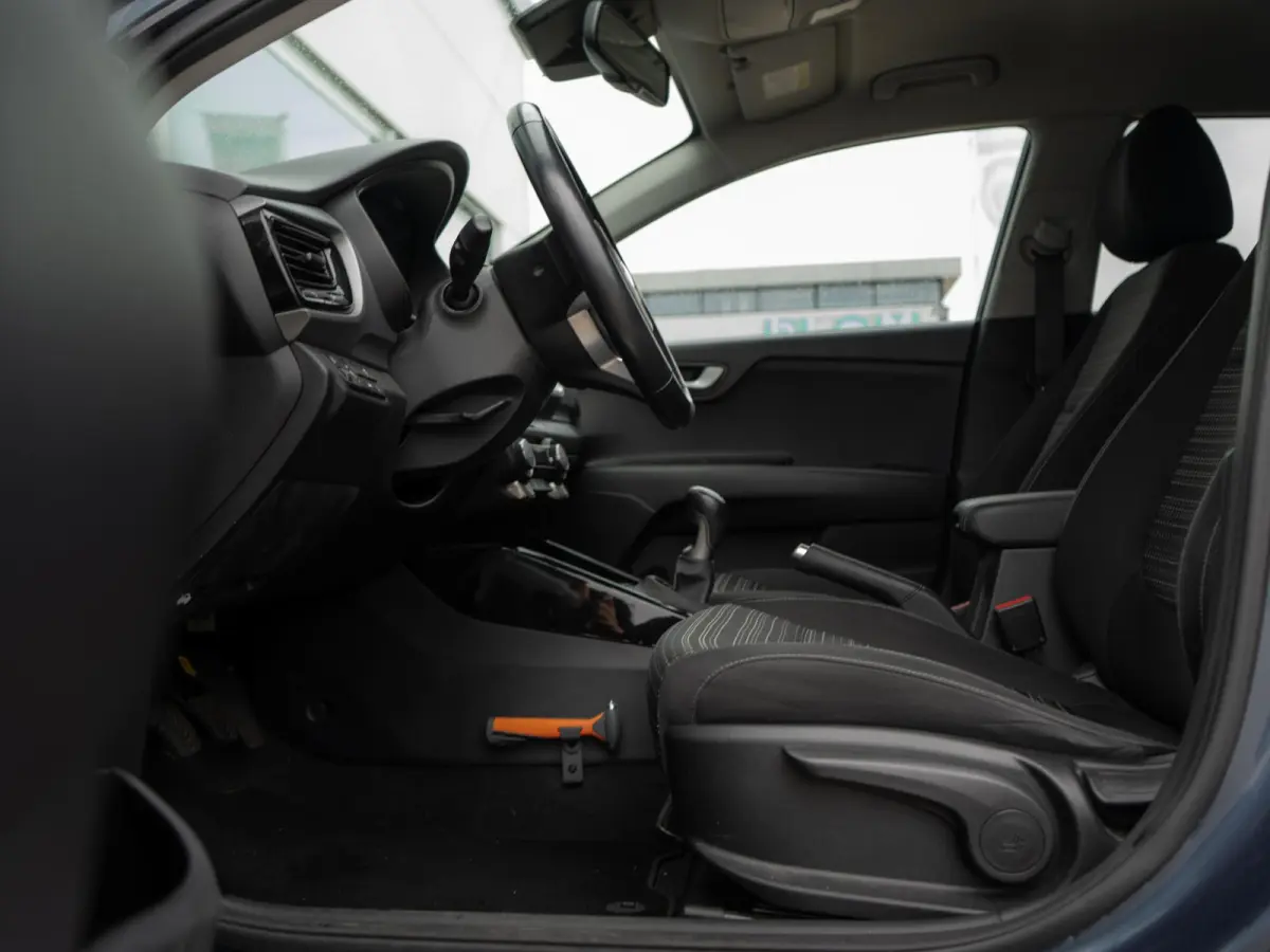 1.0 T-GDi DynamicLine | 120 PK| Climate control | Navigatie | PDC achter |
