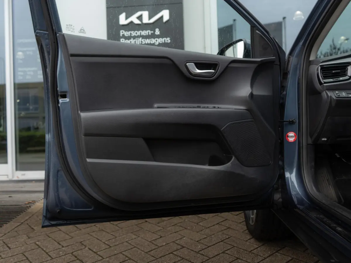 1.0 T-GDi DynamicLine | 120 PK| Climate control | Navigatie | PDC achter |