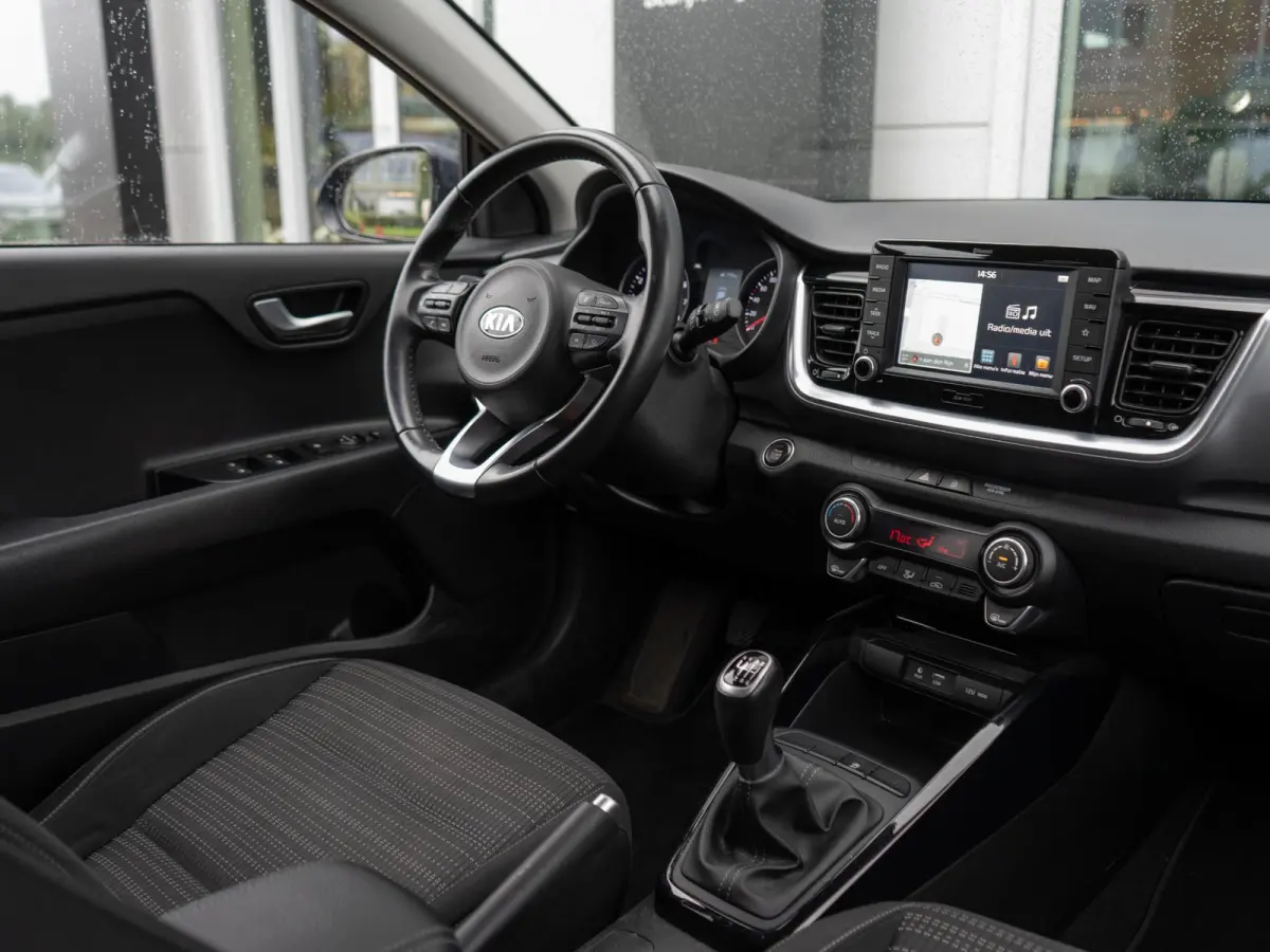 1.0 T-GDi DynamicLine | 120 PK| Climate control | Navigatie | PDC achter |