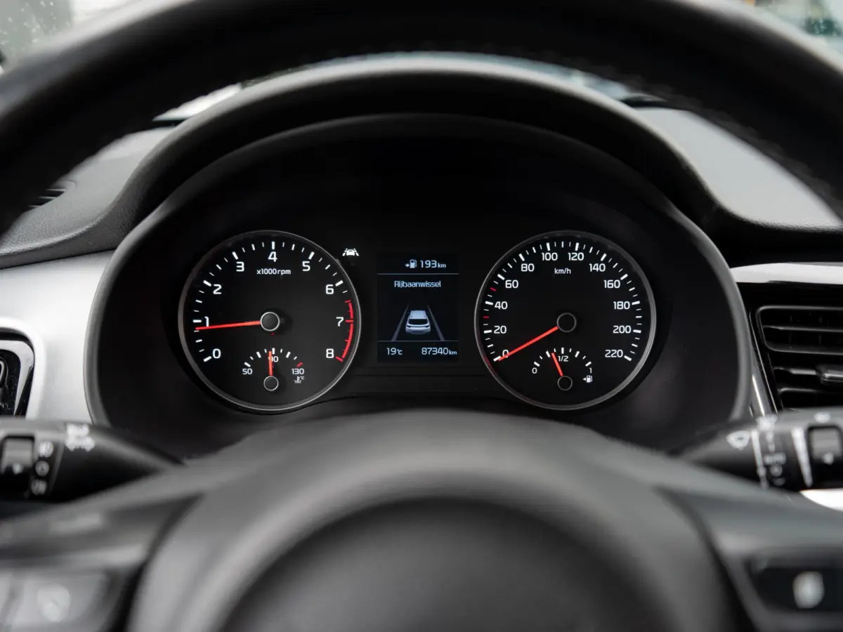 1.0 T-GDi DynamicLine | 120 PK| Climate control | Navigatie | PDC achter |