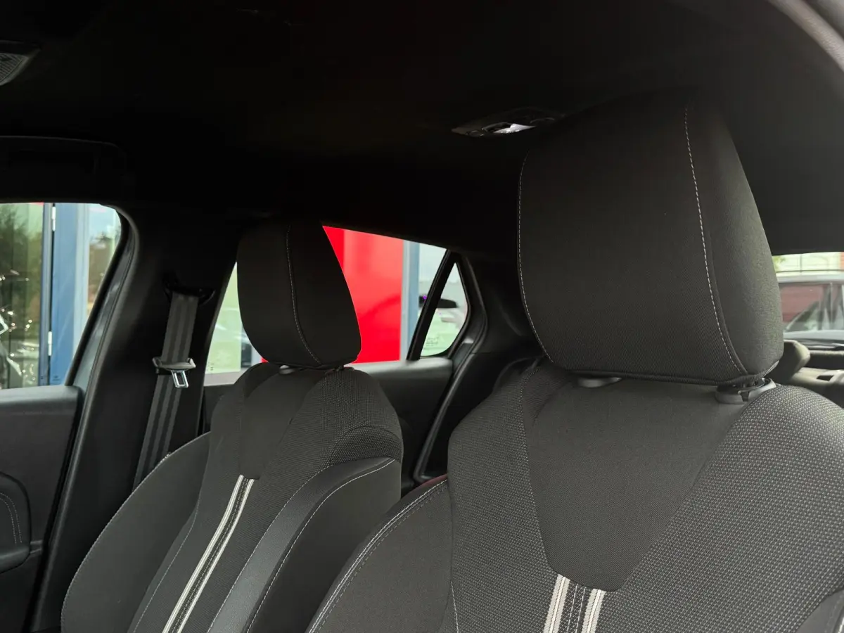 1.2 GS Line | LED | Camera | Parksens | Stoelverwarming | Carplay | Leder | Two Tone | BTW |