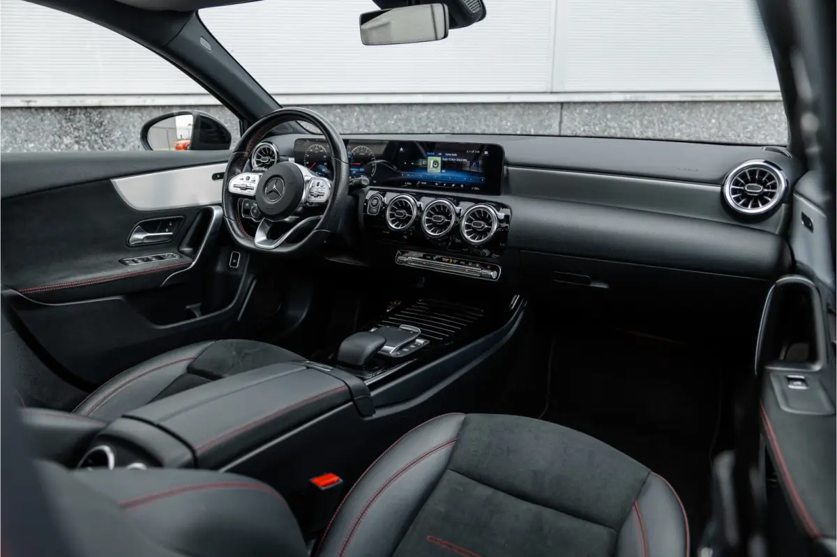 250 e AMG Line Pano / Sfeerverlichting / Carplay / Night Pakket / 18inch /