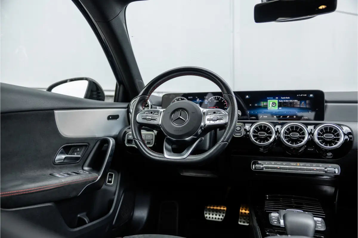 250 e AMG Line Pano / Sfeerverlichting / Carplay / Night Pakket / 18inch /