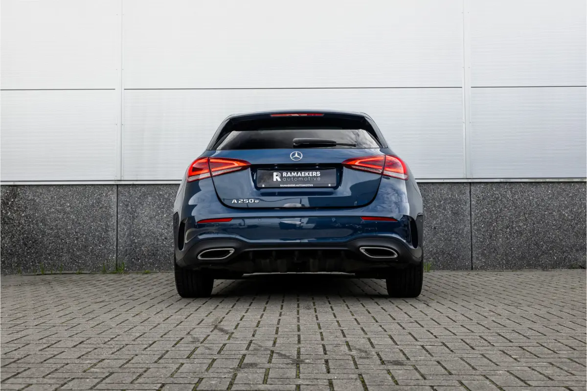 250 e AMG Line Pano / Sfeerverlichting / Carplay / Night Pakket / 18inch /