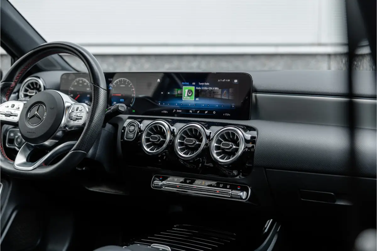 250 e AMG Line Pano / Sfeerverlichting / Carplay / Night Pakket / 18inch /