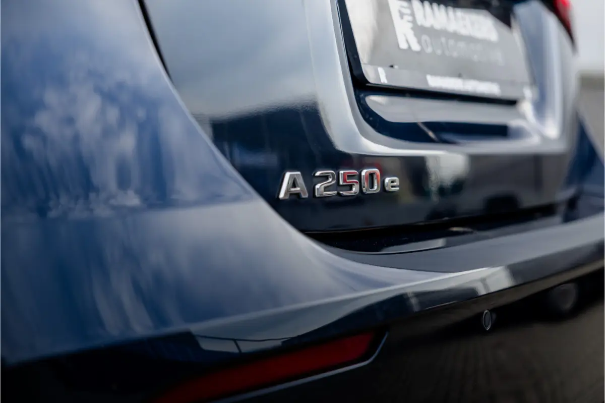 250 e AMG Line Pano / Sfeerverlichting / Carplay / Night Pakket / 18inch /