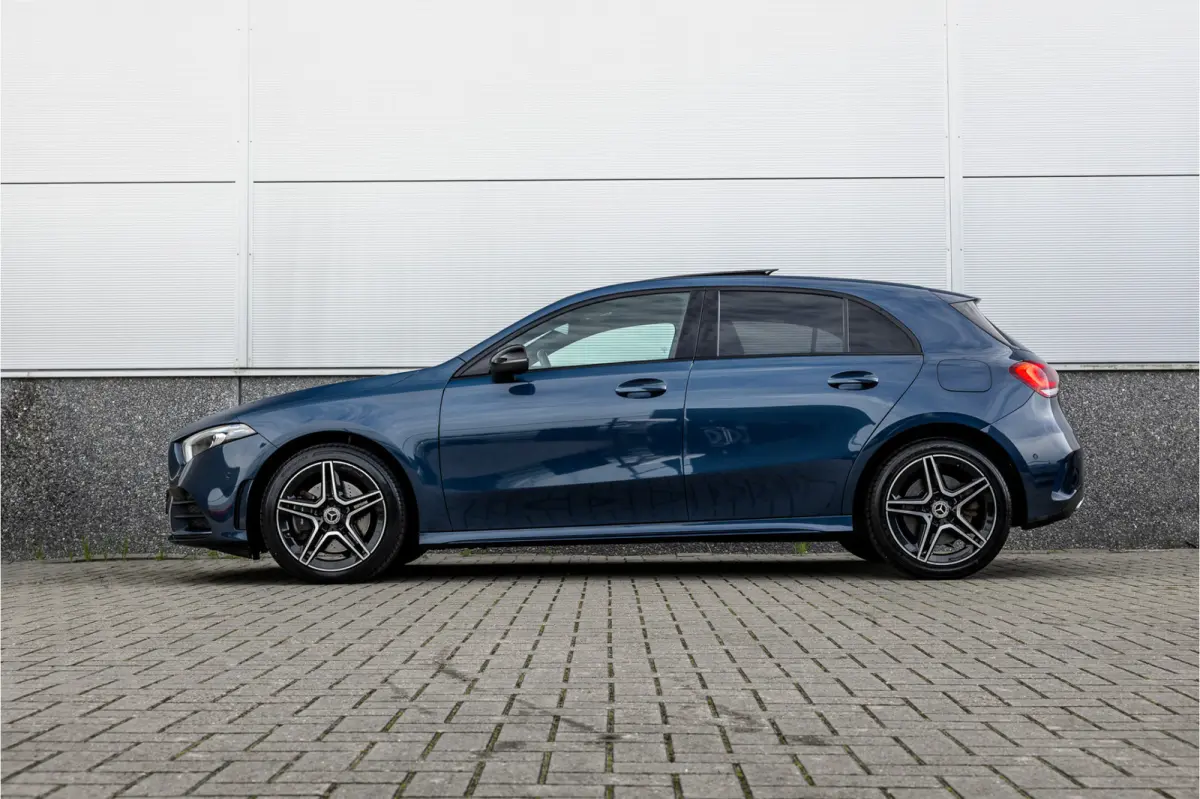 250 e AMG Line Pano / Sfeerverlichting / Carplay / Night Pakket / 18inch /