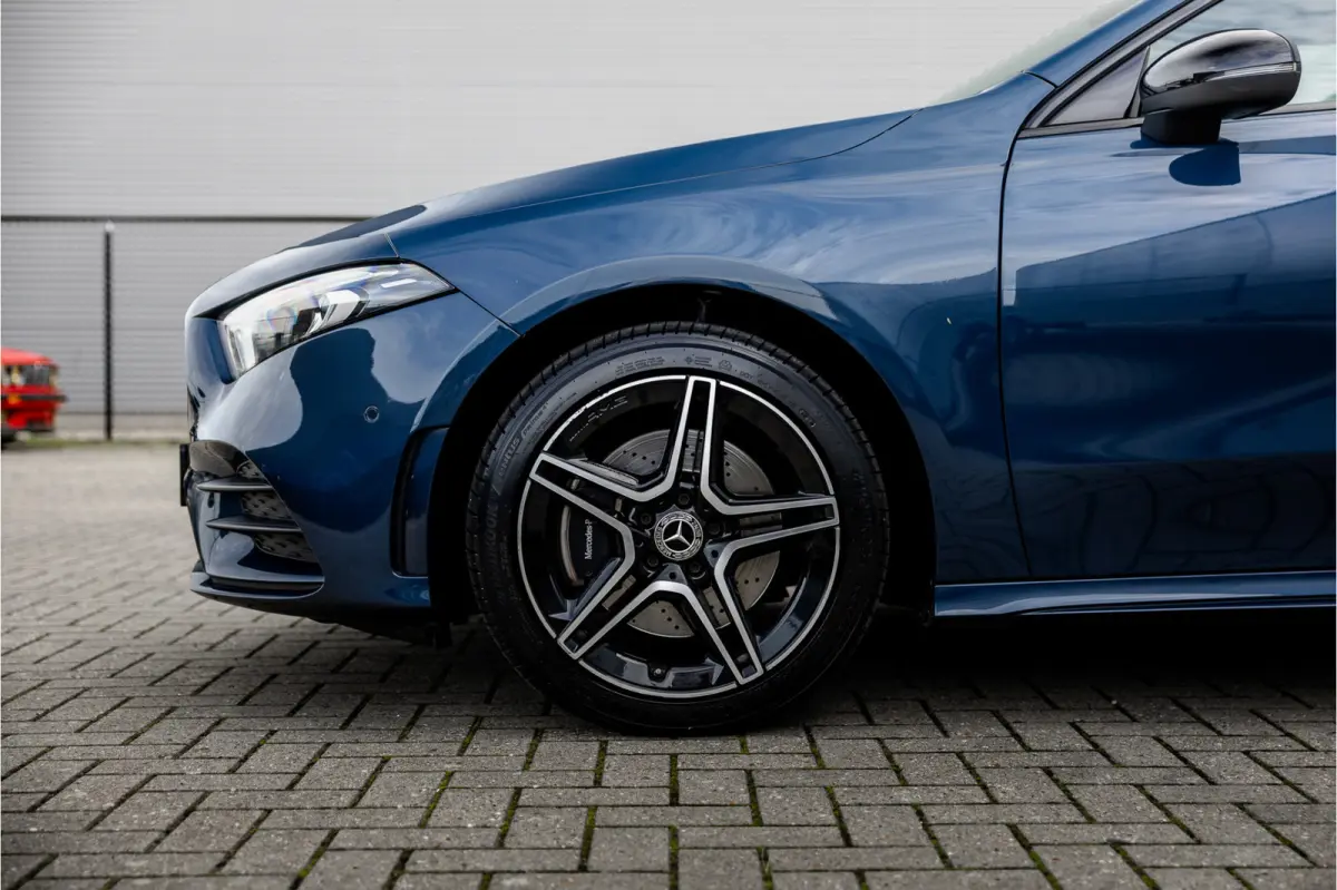 250 e AMG Line Pano / Sfeerverlichting / Carplay / Night Pakket / 18inch /