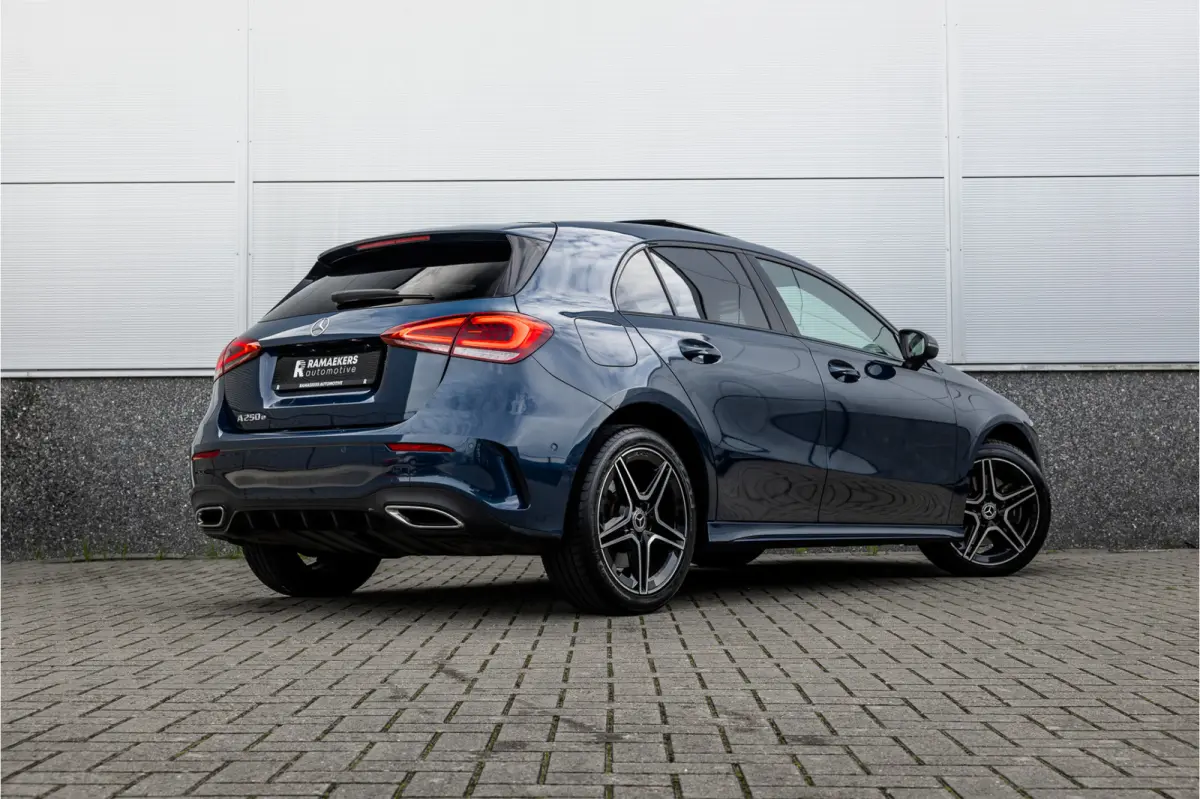 250 e AMG Line Pano / Sfeerverlichting / Carplay / Night Pakket / 18inch /