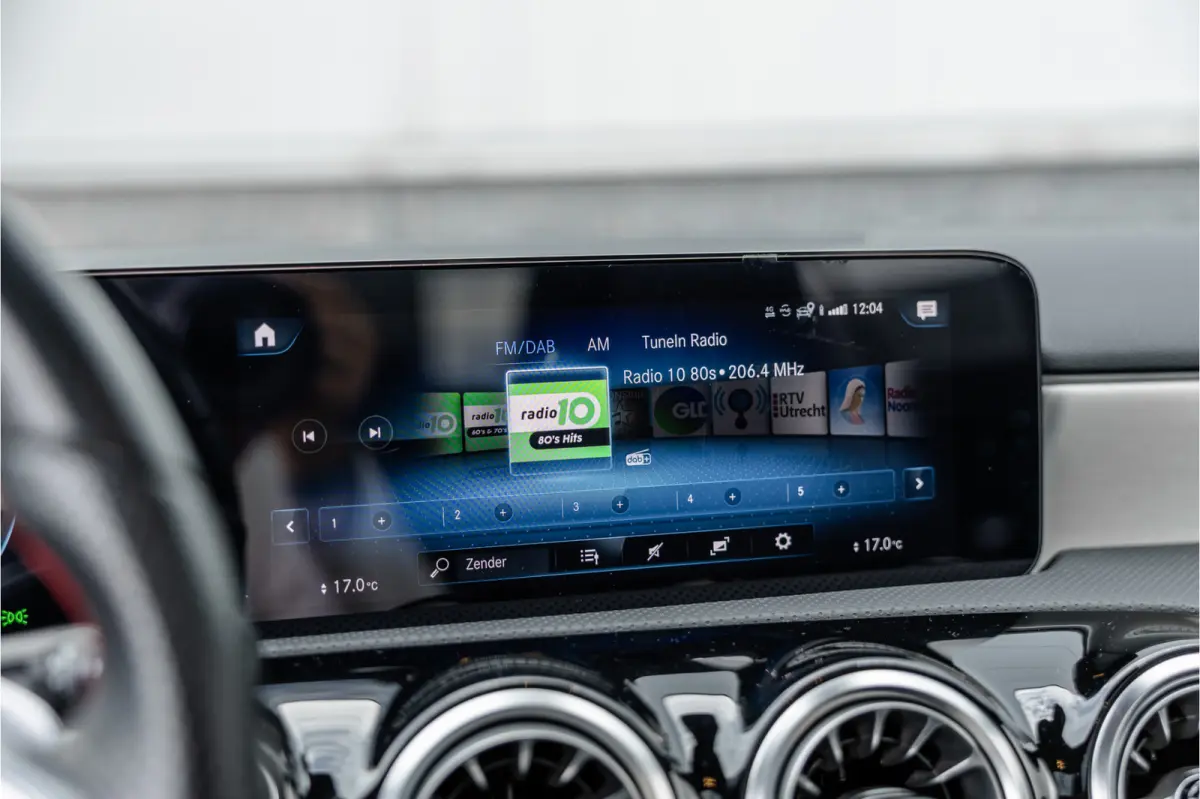 250 e AMG Line Pano / Sfeerverlichting / Carplay / Night Pakket / 18inch /