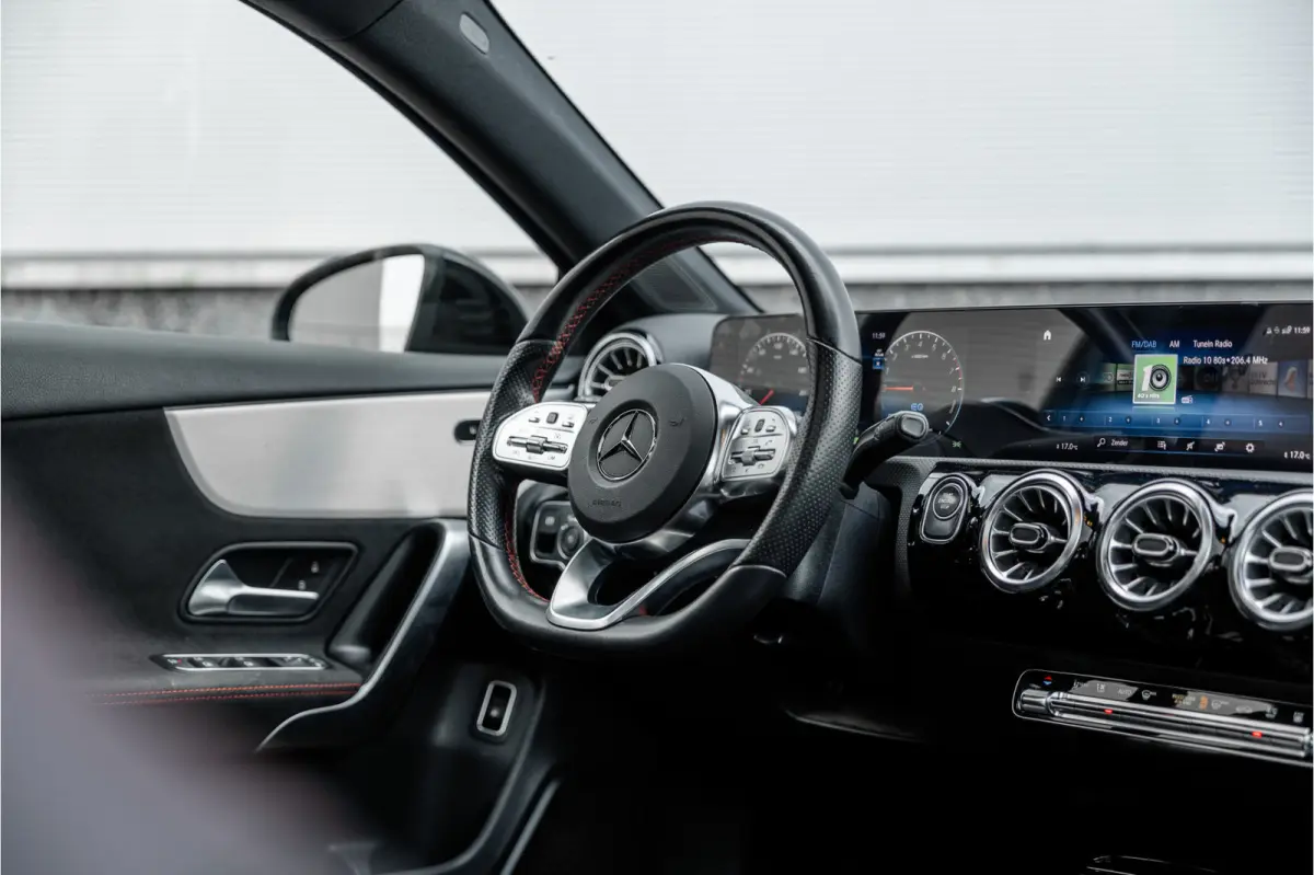 250 e AMG Line Pano / Sfeerverlichting / Carplay / Night Pakket / 18inch /
