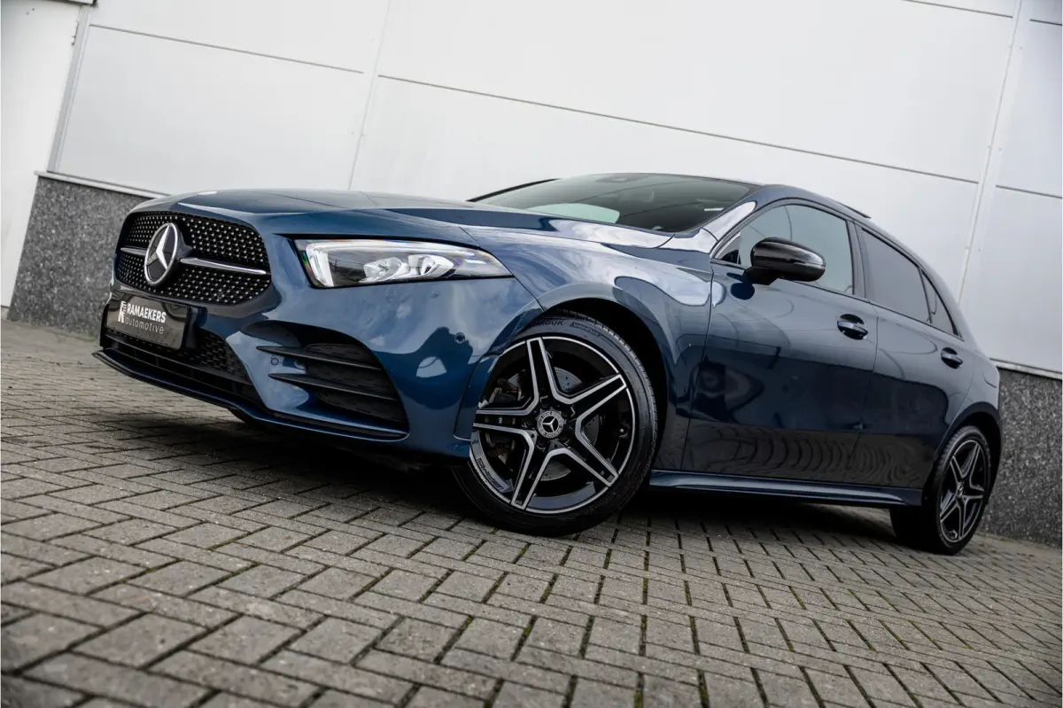 250 e AMG Line Pano / Sfeerverlichting / Carplay / Night Pakket / 18inch /