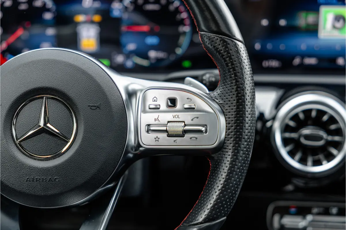 250 e AMG Line Pano / Sfeerverlichting / Carplay / Night Pakket / 18inch /