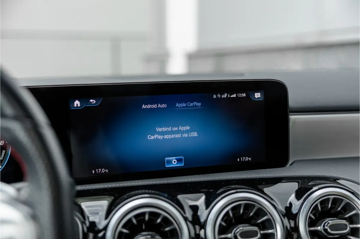 250 e AMG Line Pano / Sfeerverlichting / Carplay / Night Pakket / 18inch /
