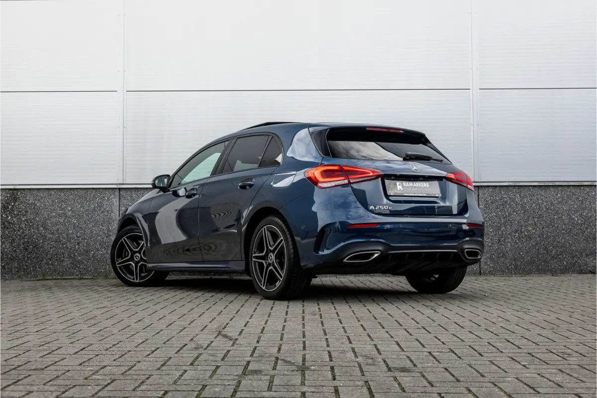 250 e AMG Line Pano / Sfeerverlichting / Carplay / Night Pakket / 18inch /