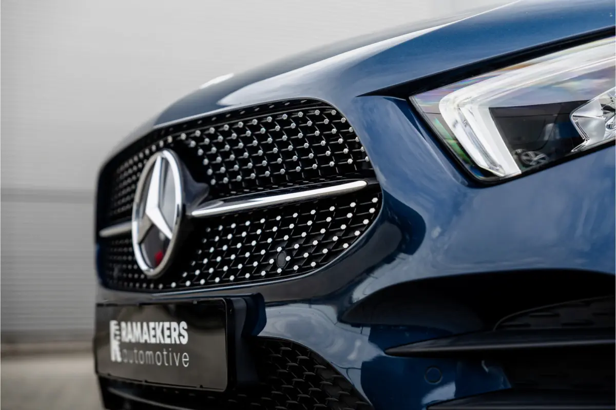 250 e AMG Line Pano / Sfeerverlichting / Carplay / Night Pakket / 18inch /