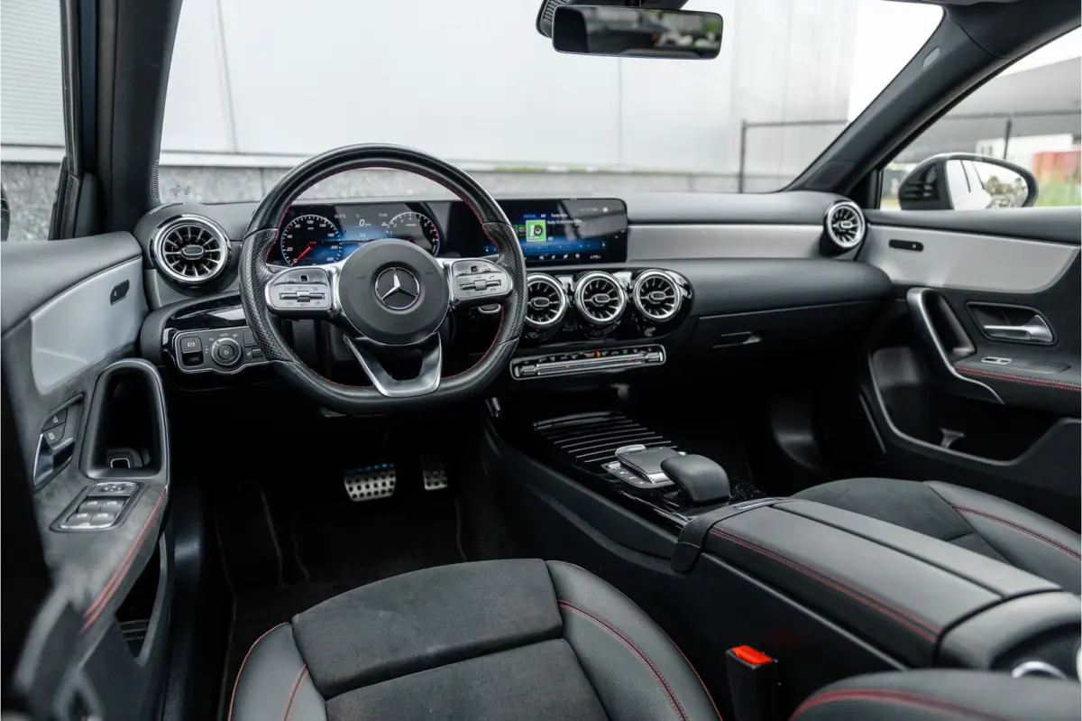 250 e AMG Line Pano / Sfeerverlichting / Carplay / Night Pakket / 18inch /