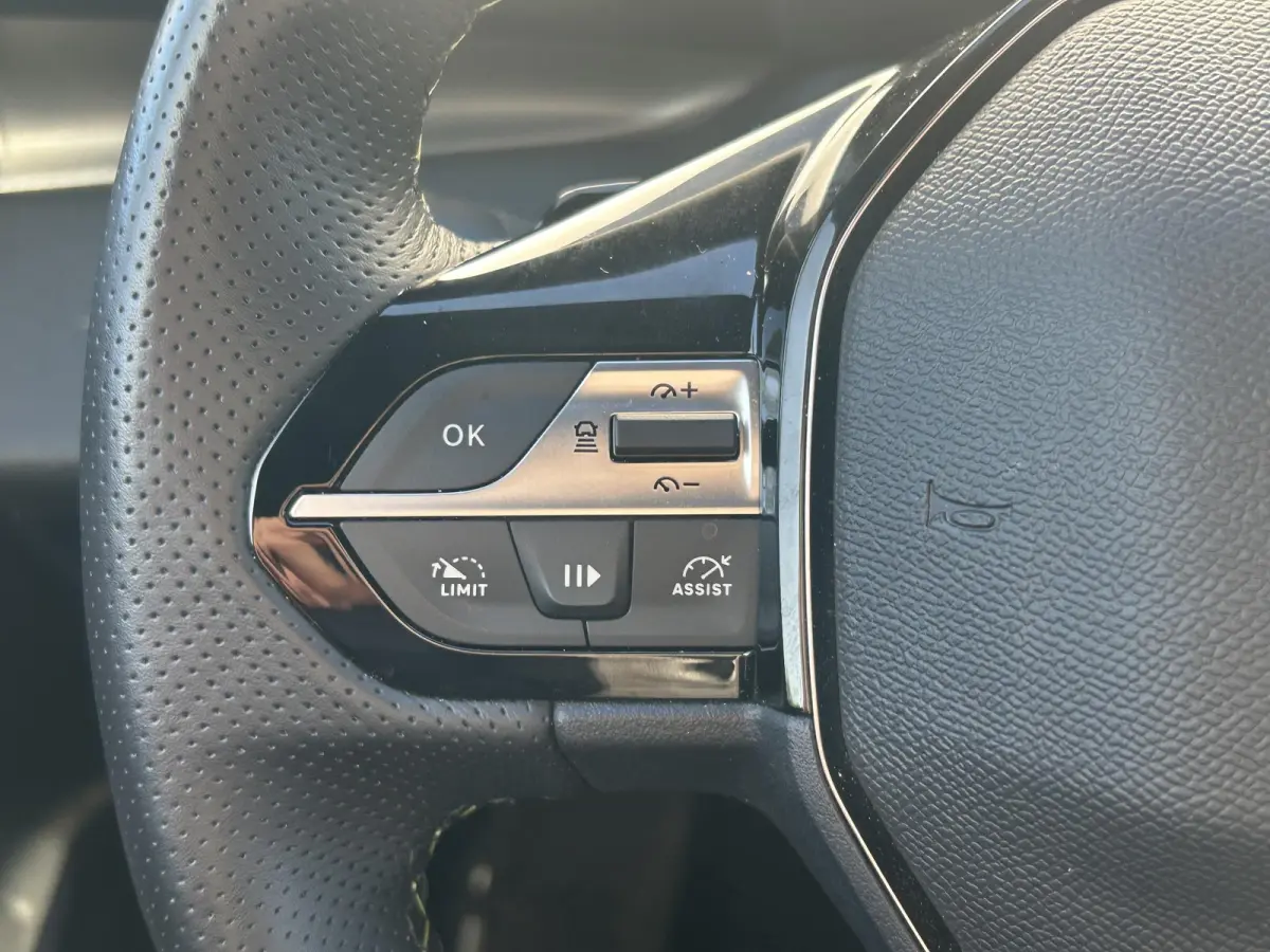1.2 PureTech GT | Focal | Panoramisch schuifdak | Trekhaak | Apple Carplay/Android Auto