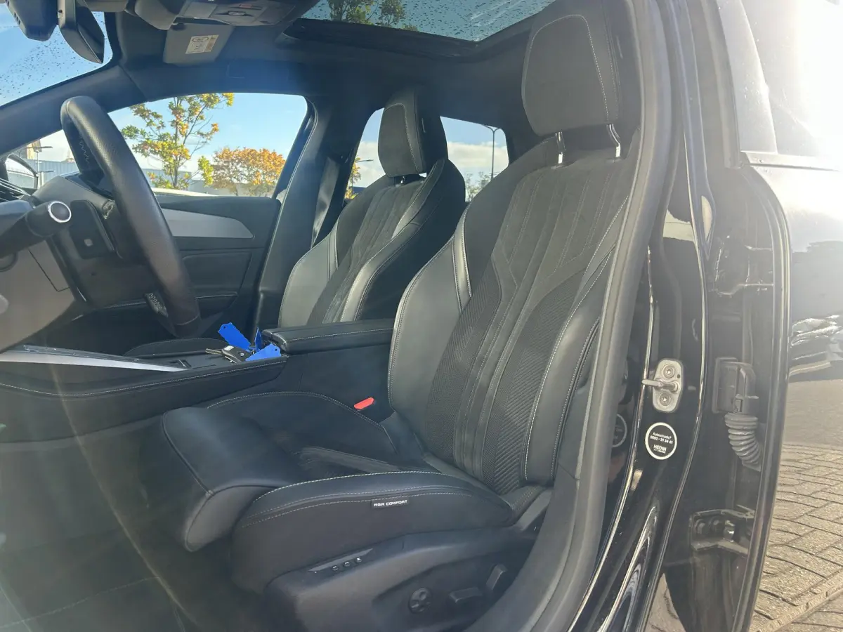 1.2 PureTech GT | Focal | Panoramisch schuifdak | Trekhaak | Apple Carplay/Android Auto