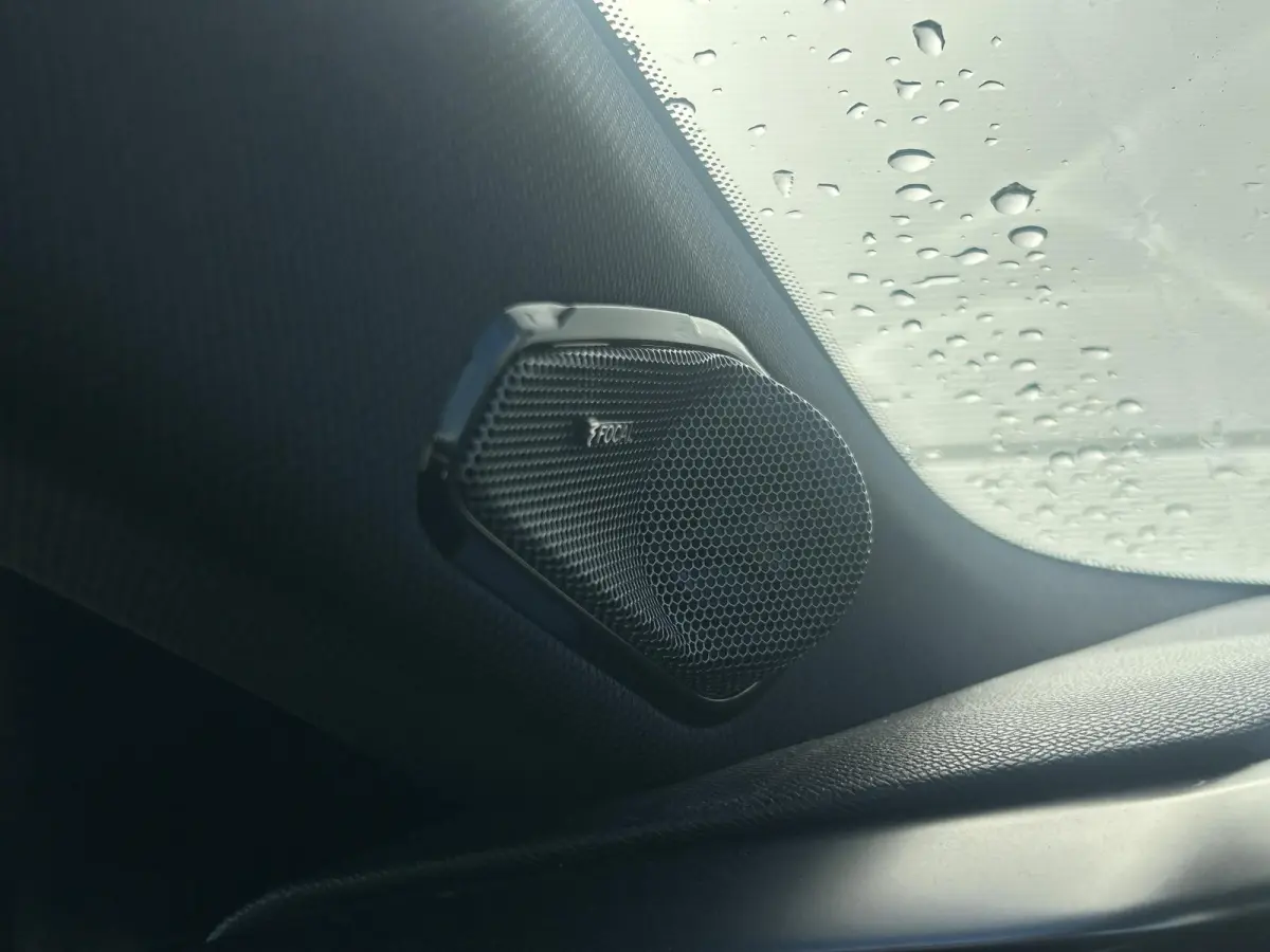 1.2 PureTech GT | Focal | Panoramisch schuifdak | Trekhaak | Apple Carplay/Android Auto