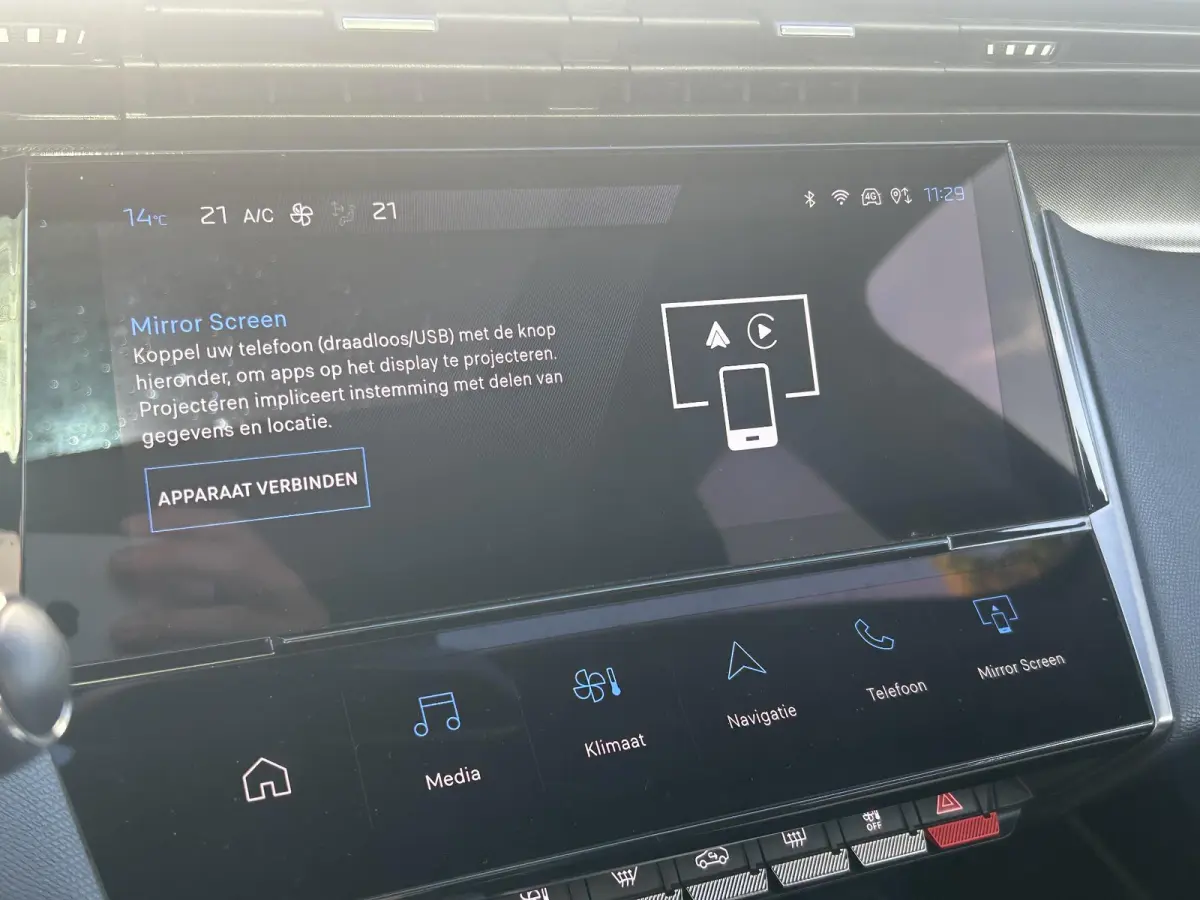 1.2 PureTech GT | Focal | Panoramisch schuifdak | Trekhaak | Apple Carplay/Android Auto