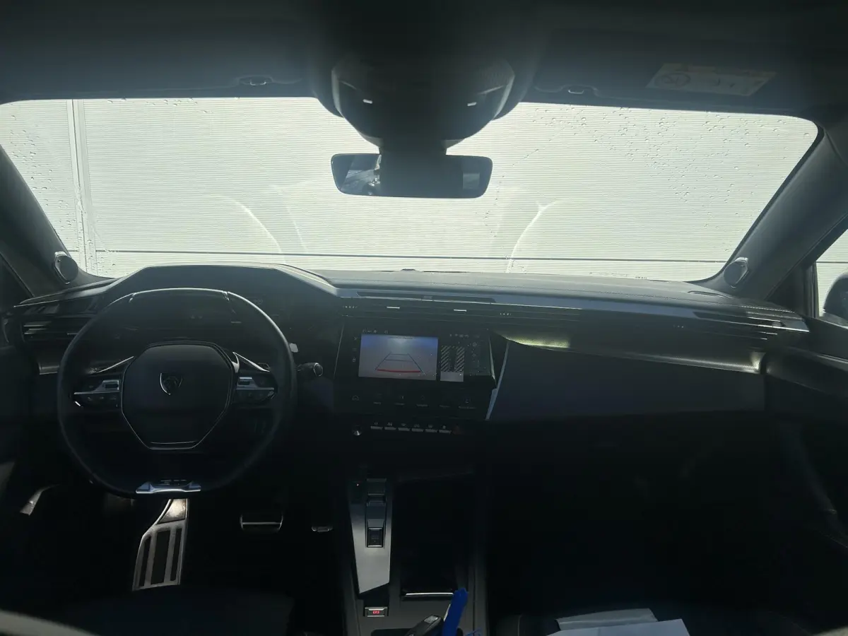 1.2 PureTech GT | Focal | Panoramisch schuifdak | Trekhaak | Apple Carplay/Android Auto