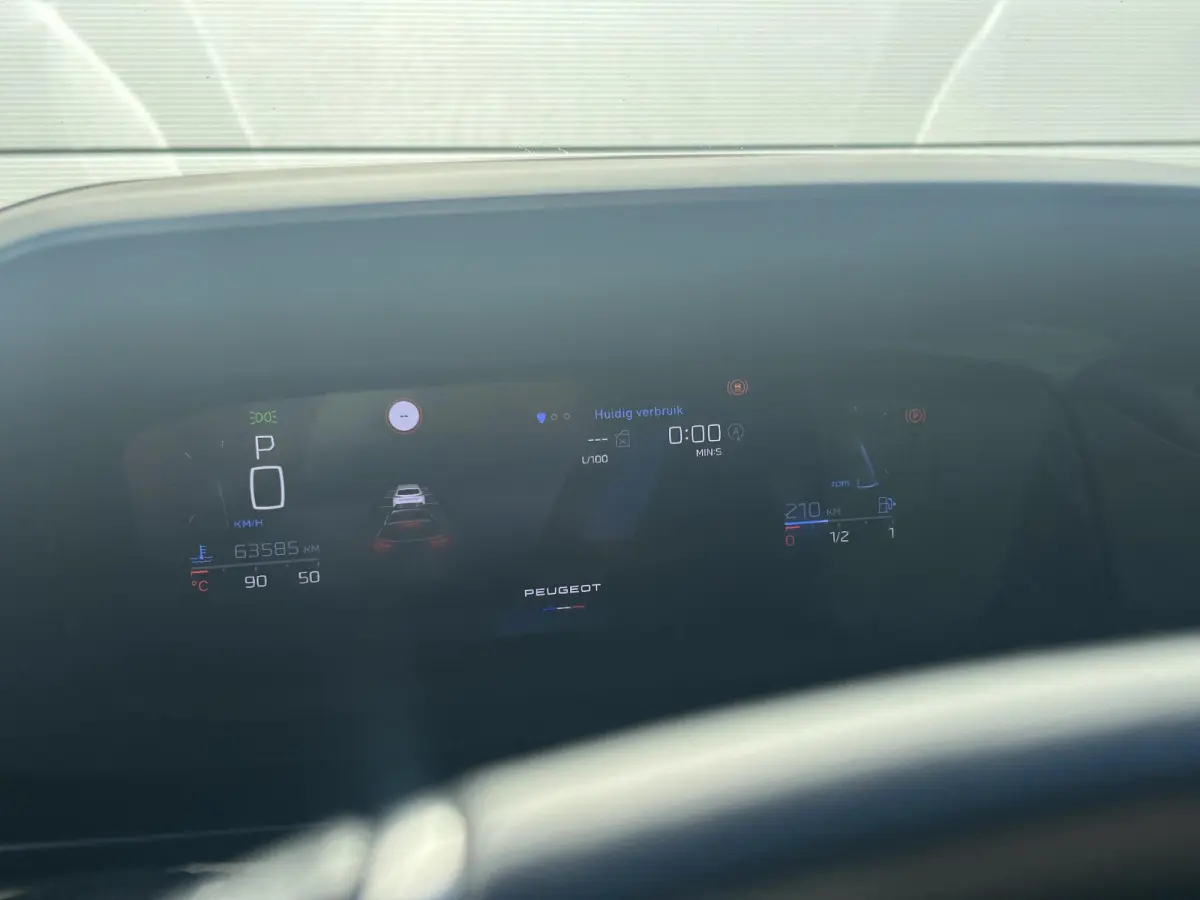 1.2 PureTech GT | Focal | Panoramisch schuifdak | Trekhaak | Apple Carplay/Android Auto