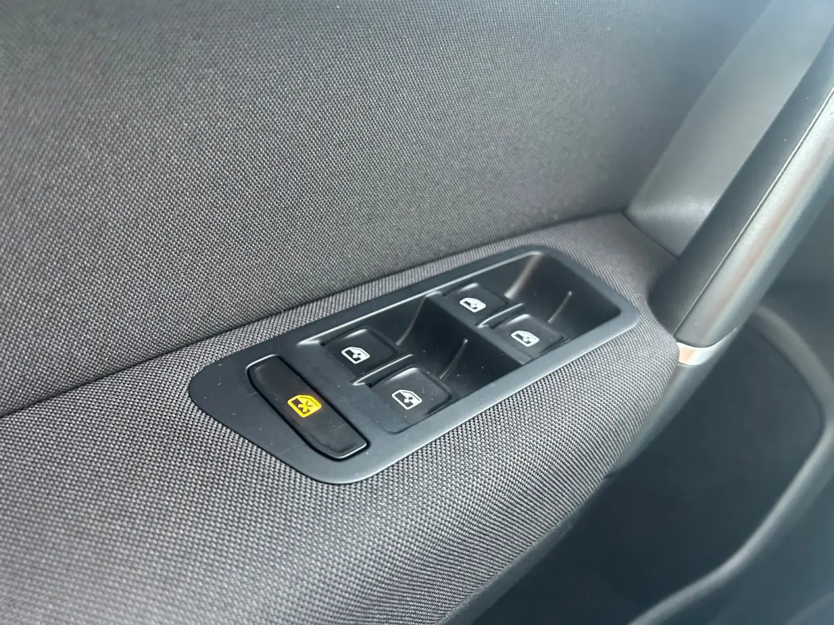 1.2 TSI Sound DSG Pdc/Ecc/Lmv/Pr-Glass