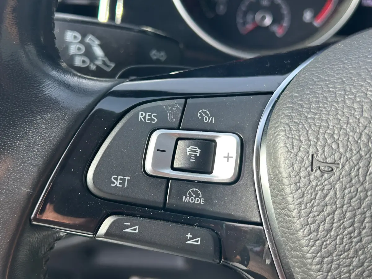 1.2 TSI Sound DSG Pdc/Ecc/Lmv/Pr-Glass