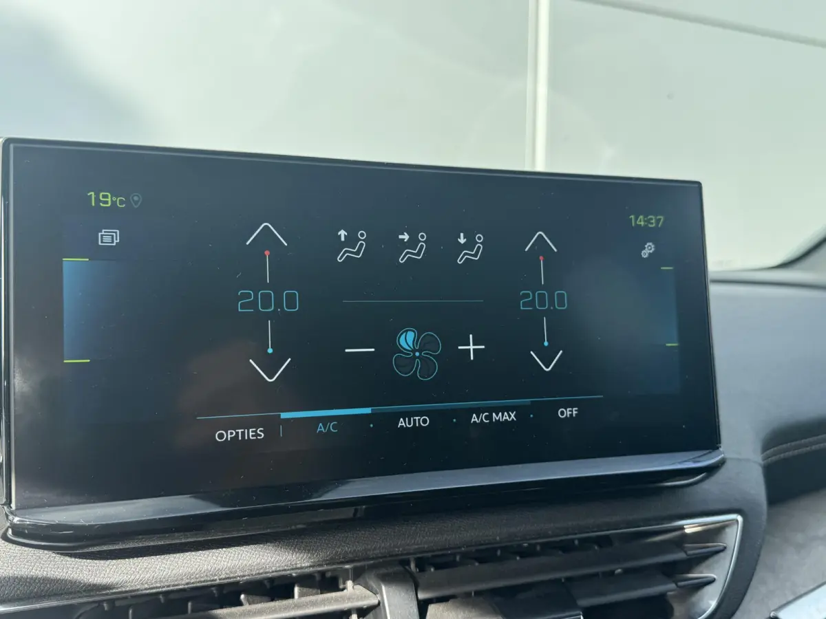 1.6 HYbrid 225 GT | Adaptieve Cruise Control | Camera | Keyless entry | Apple Carplay/Android Auto