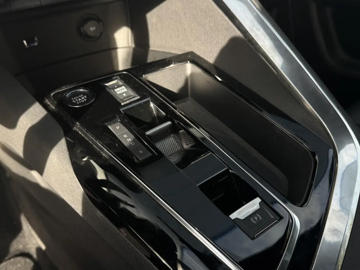 1.6 HYbrid 225 GT | Adaptieve Cruise Control | Camera | Keyless entry | Apple Carplay/Android Auto