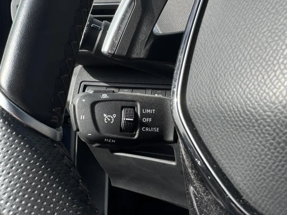 1.6 HYbrid 225 GT | Adaptieve Cruise Control | Camera | Keyless entry | Apple Carplay/Android Auto
