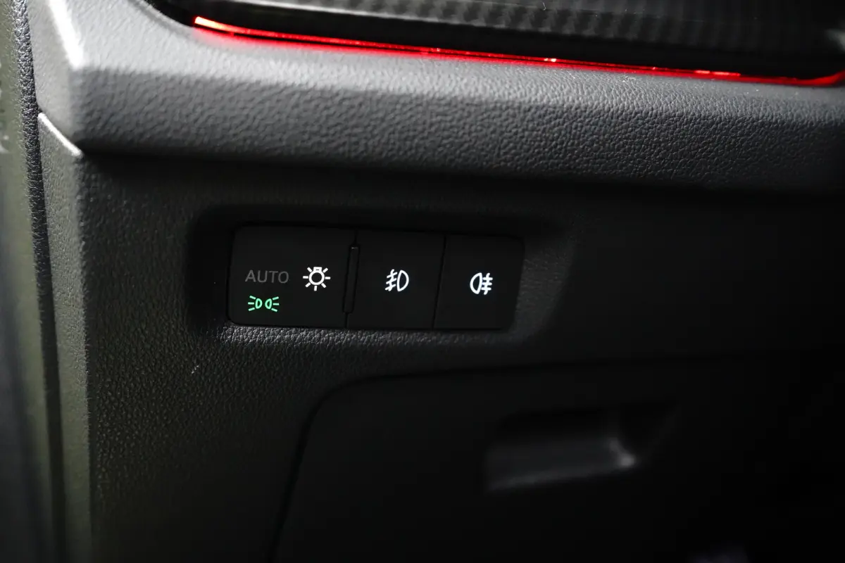 1.4 TSI RS iV PHEV Business | Achteruitrijcamera | Lichtmetalen velgen 5-spaaks 19" | Matrix LED koplampen