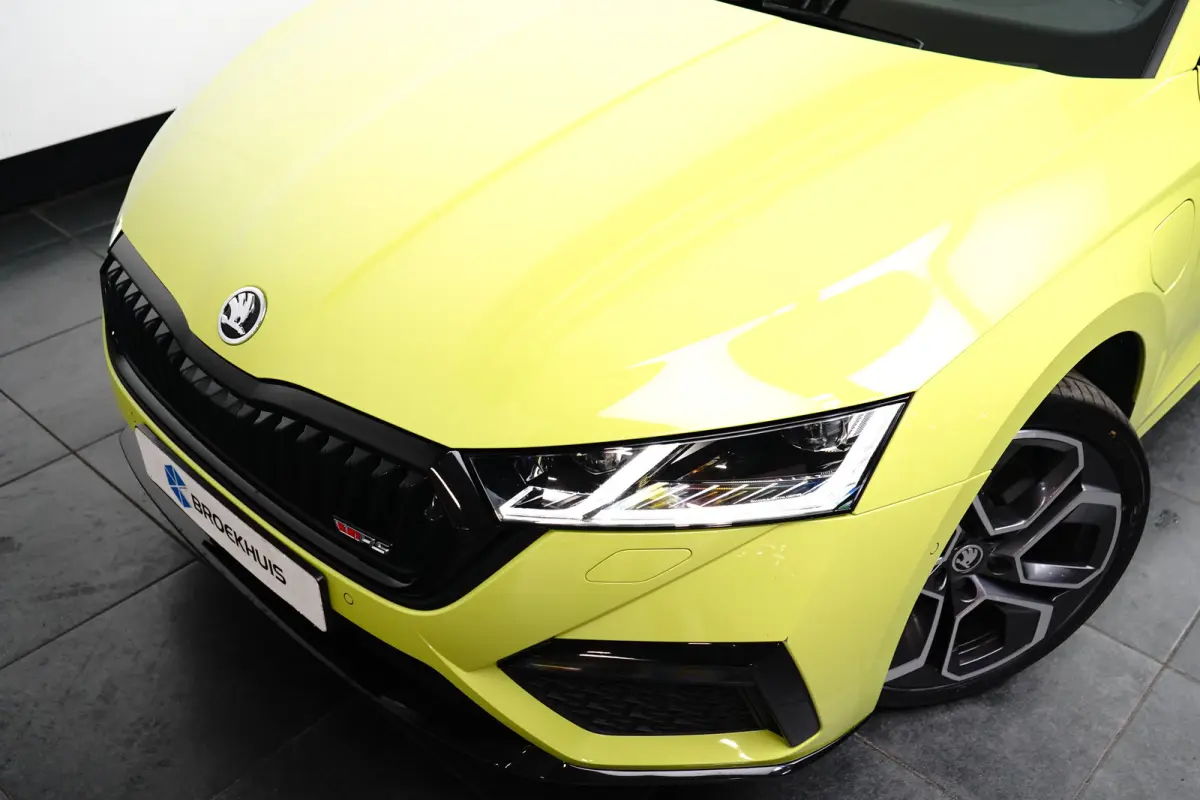 1.4 TSI RS iV PHEV Business | Achteruitrijcamera | Lichtmetalen velgen 5-spaaks 19" | Matrix LED koplampen