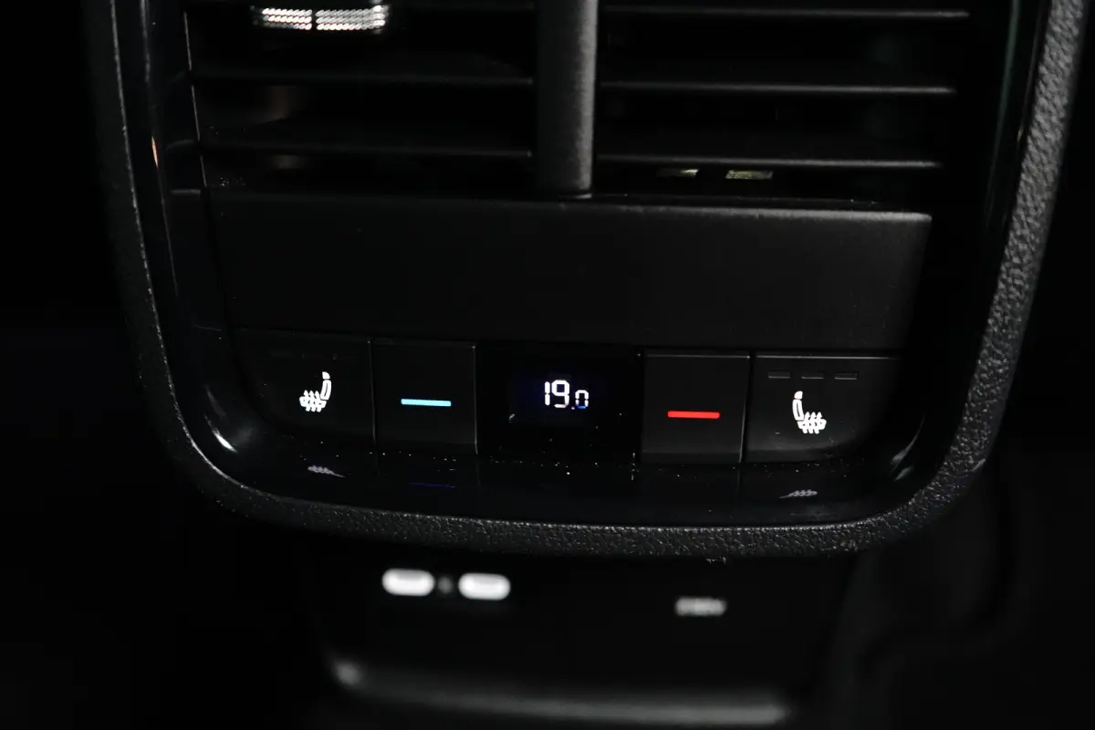 1.4 TSI RS iV PHEV Business | Achteruitrijcamera | Lichtmetalen velgen 5-spaaks 19" | Matrix LED koplampen