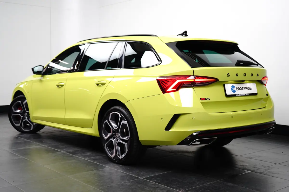 1.4 TSI RS iV PHEV Business | Achteruitrijcamera | Lichtmetalen velgen 5-spaaks 19" | Matrix LED koplampen